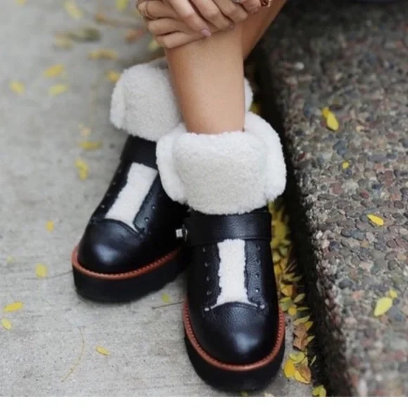 Coach Urban Hiker shearling boots in black leather - size 11 - Picture 1 of 8